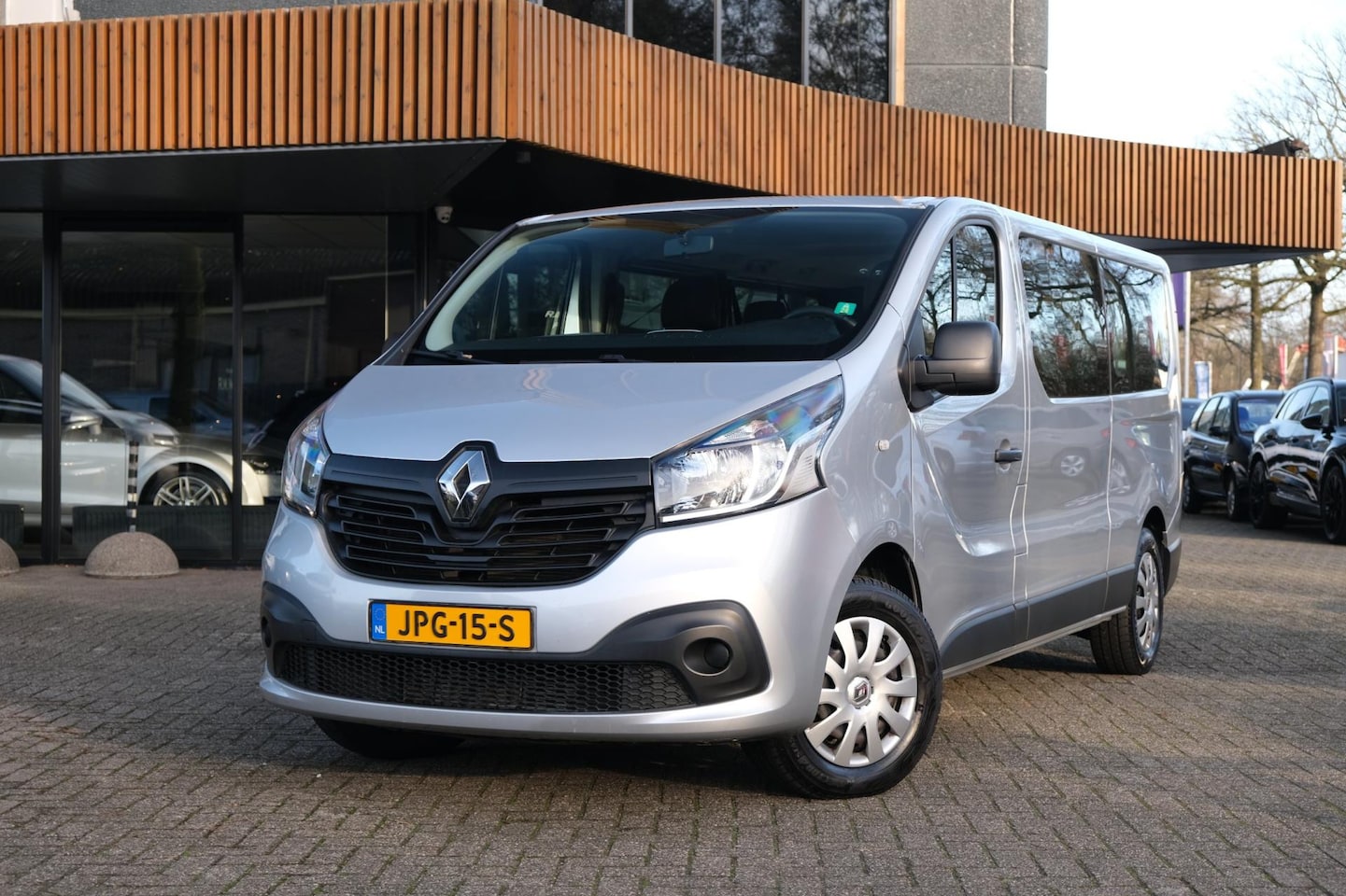 Renault Trafic Passenger - 1.6 dCi Grand Authentique Energy|Rijklaar!|8-Zits|Marge|Bluetooth|Keyless|Navi|Cruise - AutoWereld.nl