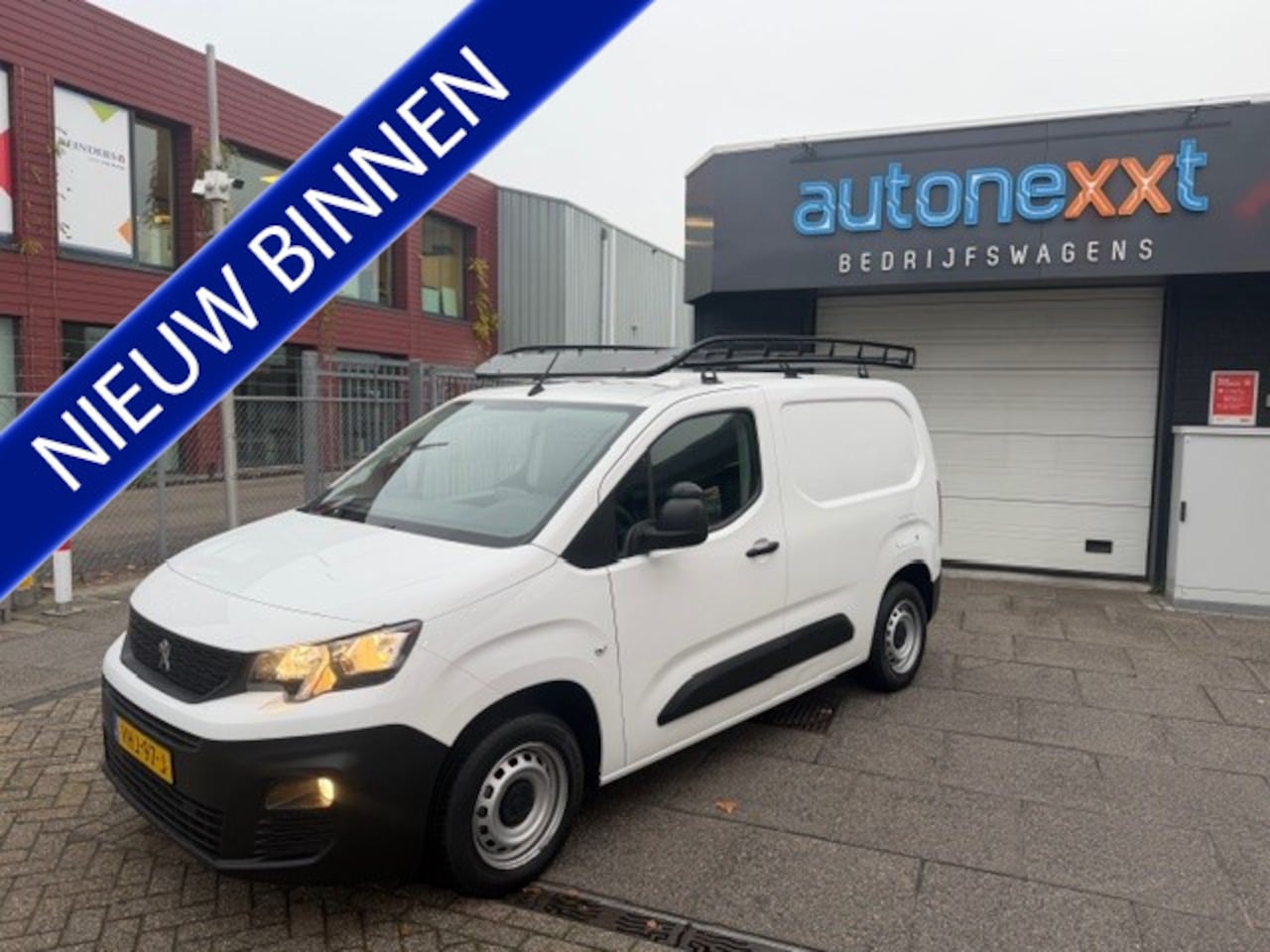 Peugeot Partner - 1.5 BlueHDI Premium AIRCO I APPLE CAR PLAY I IMPERIAAL I LAGE KM'S I COMPLETE ONDERHOUDSHI - AutoWereld.nl