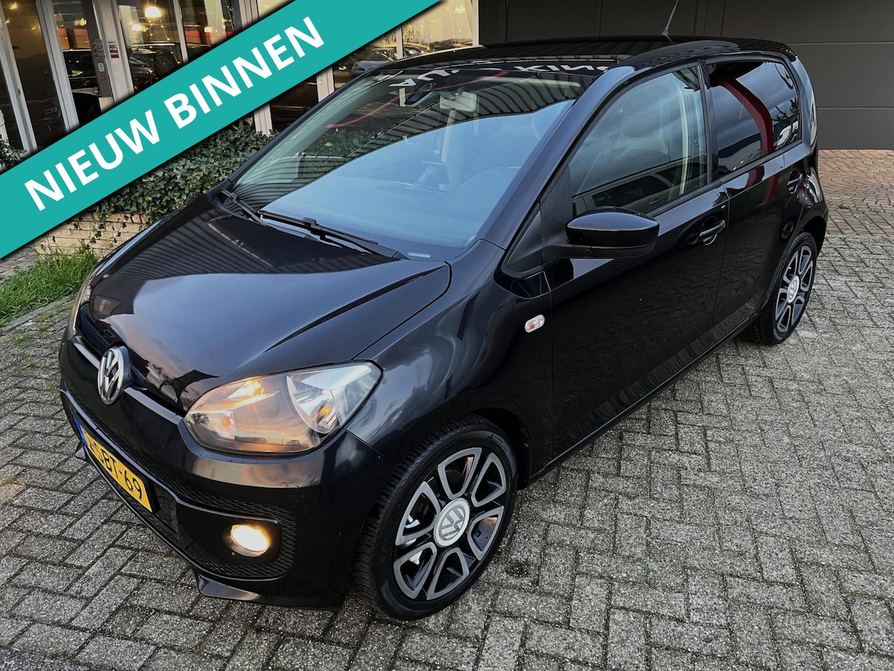Volkswagen Up! - 1.0 high up! 2E EIG/AIRCO/CRUISE/NAV/PDC/LMV APK+NAP - AutoWereld.nl