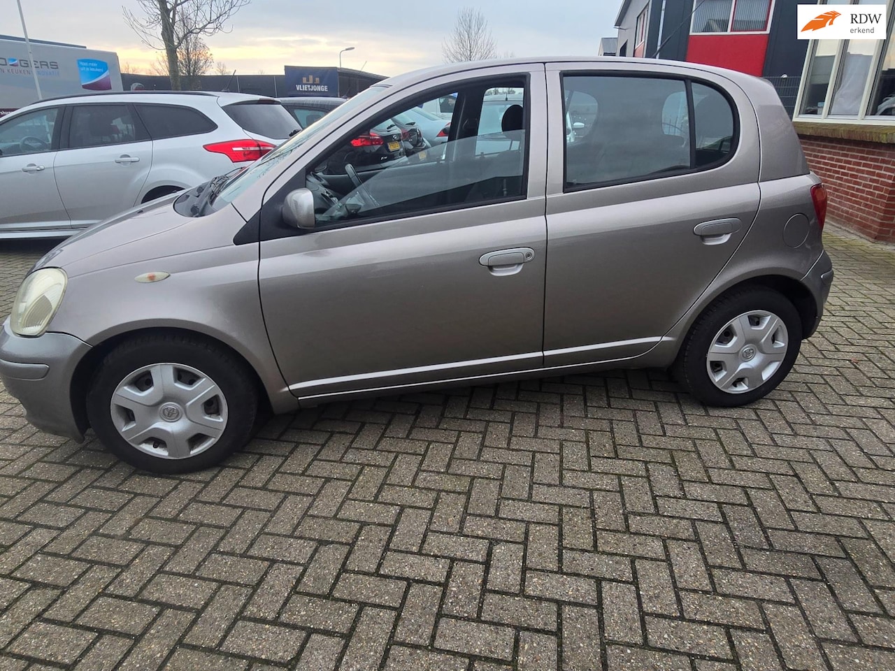 Toyota Yaris - 1.3 VVT-i Terra 1.3 VVT-i Terra - AutoWereld.nl