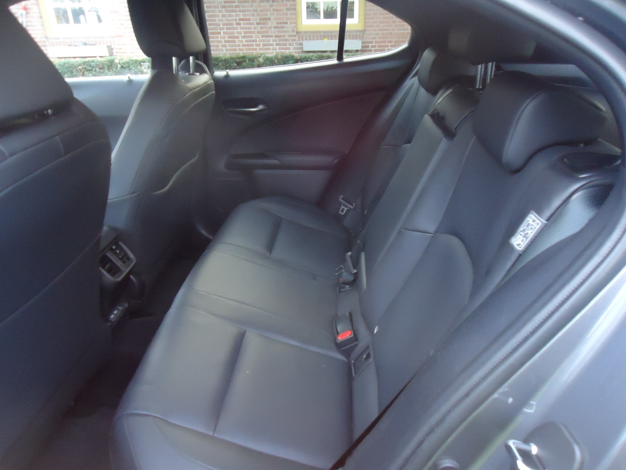 Lexus UX - 300e Executive Mark Levinson Full option