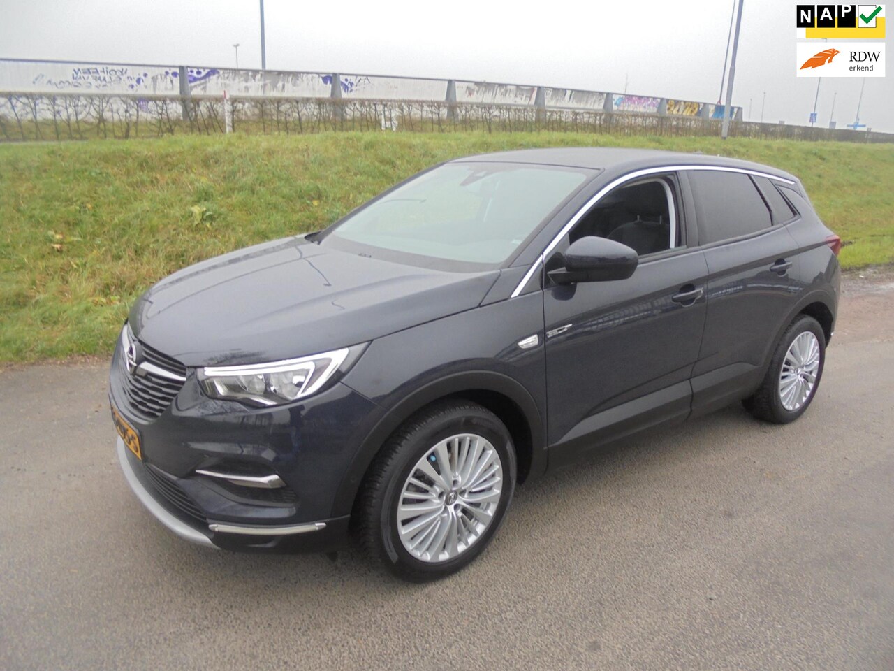 Opel Grandland X - Opel Grandland X 1.2 Turbo Automaat airco navi lmv pdc panorama dak - AutoWereld.nl