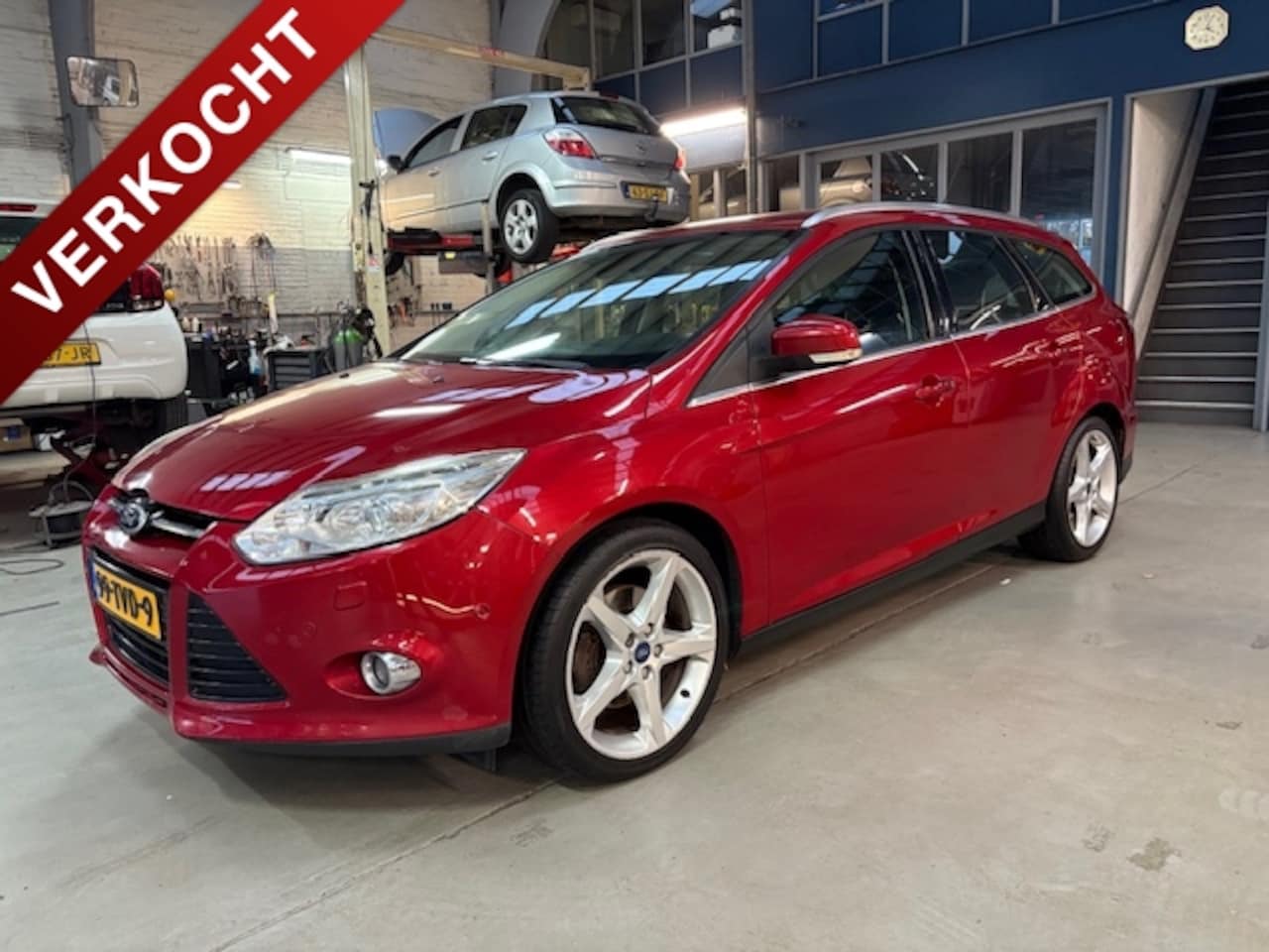 Ford Focus Wagon - 1.6 EcoBoost 150pk Titanium | Navigatie | Climate control | Pdc V+A | Cruise control | Voo - AutoWereld.nl