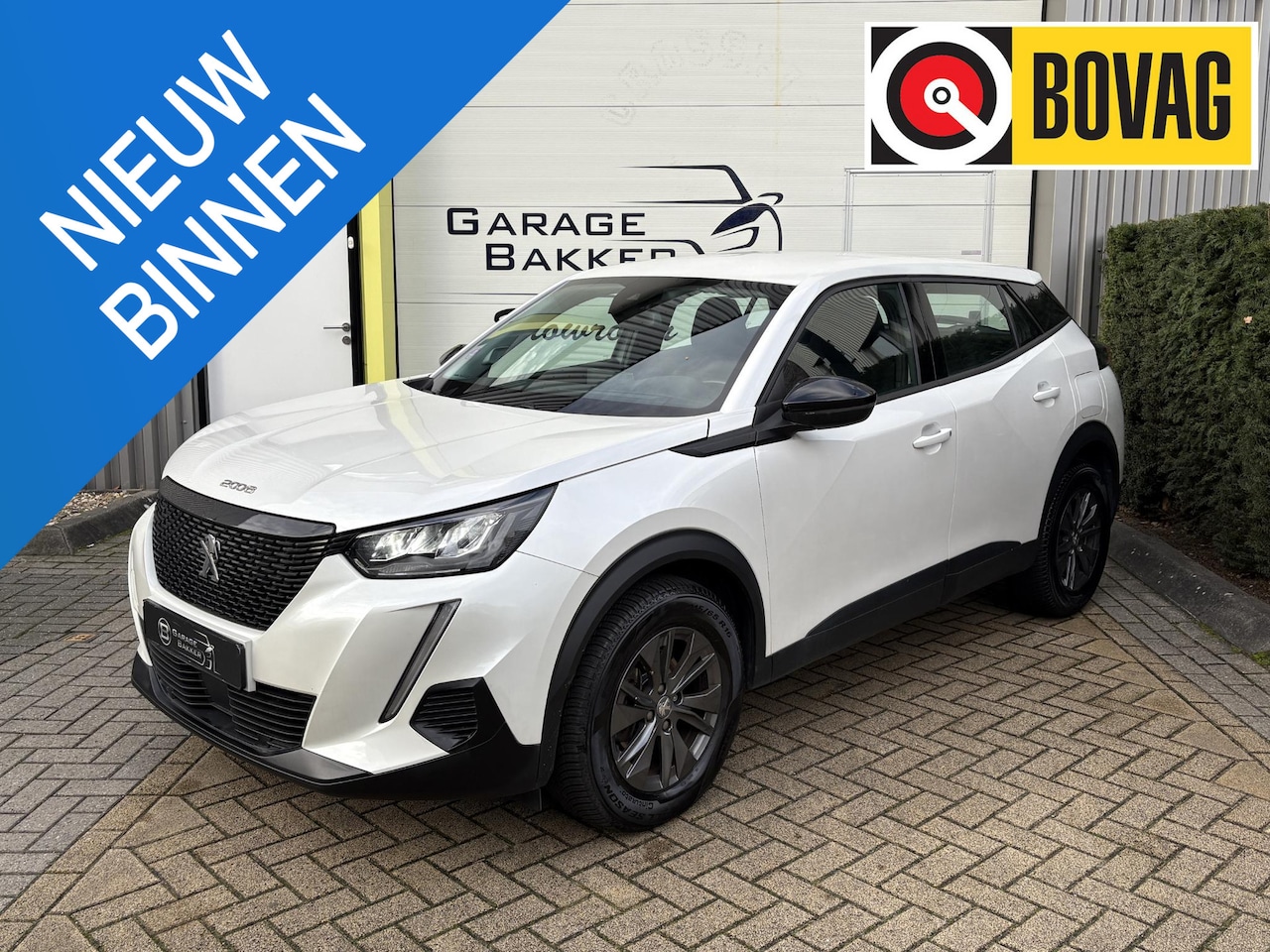 Peugeot 2008 - 1.2 PureTech Active Pack Automaat, Parelmoer lak, Navigatie, LED, Parkeersensoren - AutoWereld.nl