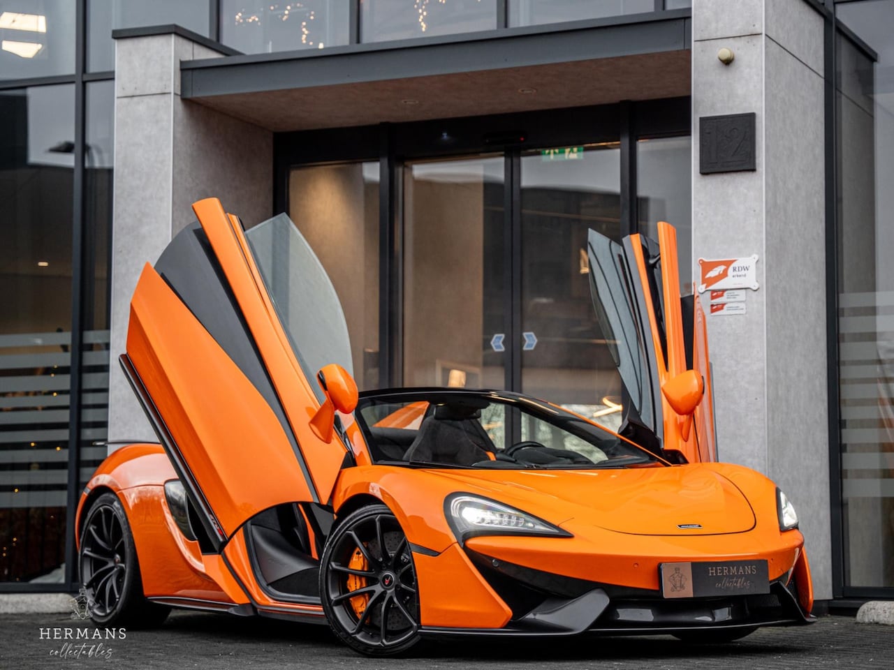 McLaren 570S Spider - Launch Edition / Carbon / B&W Audio / Ceramic / Lift - AutoWereld.nl