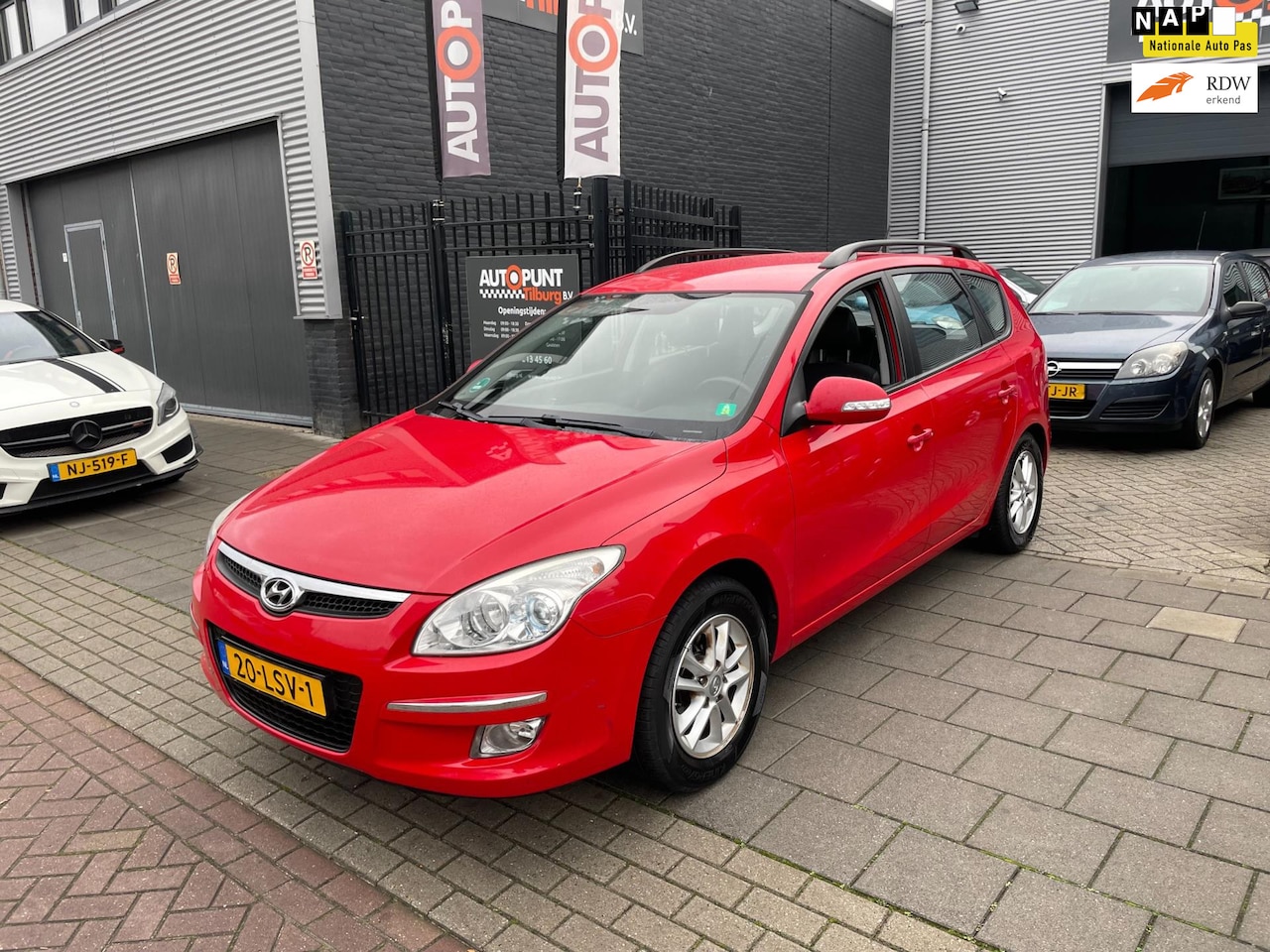 Hyundai i30 CW - 1.6i Style 2e Eigenaar! Trekhaak Airco NAP APK - AutoWereld.nl