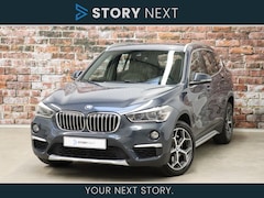 BMW X1 - sDrive20i High Executive xLine Automaat / Navigatiesysteem Plus / Trekhaak / Parkeersensor