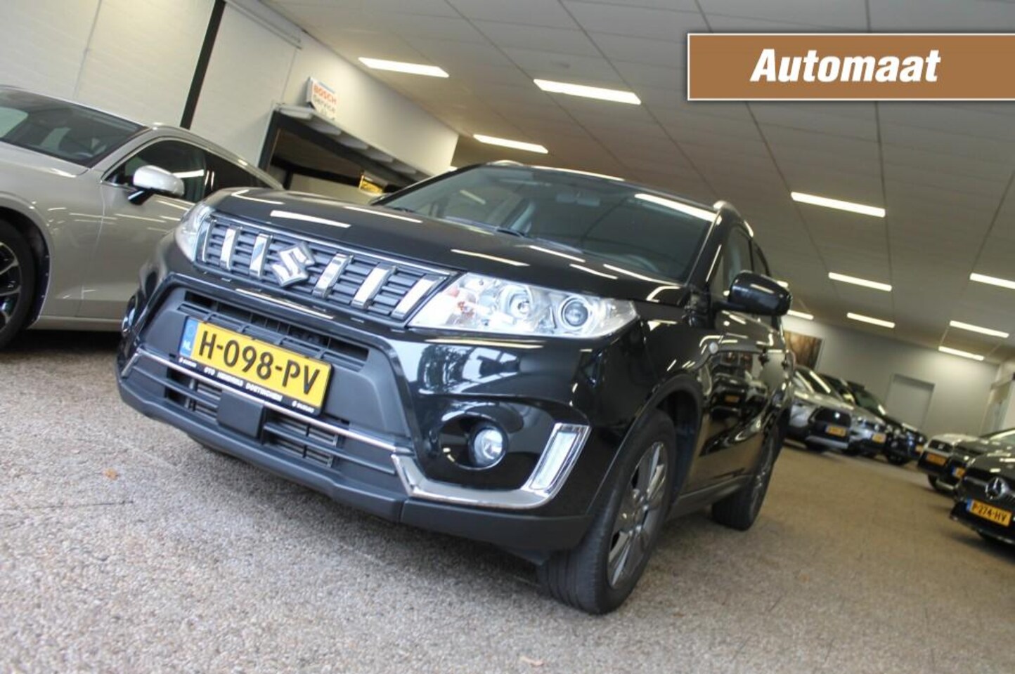 Suzuki Vitara - 1.0 B.JET SELECT  Automaat  1e Eigenaar **NL-Auto**  afn. trekhaak - AutoWereld.nl