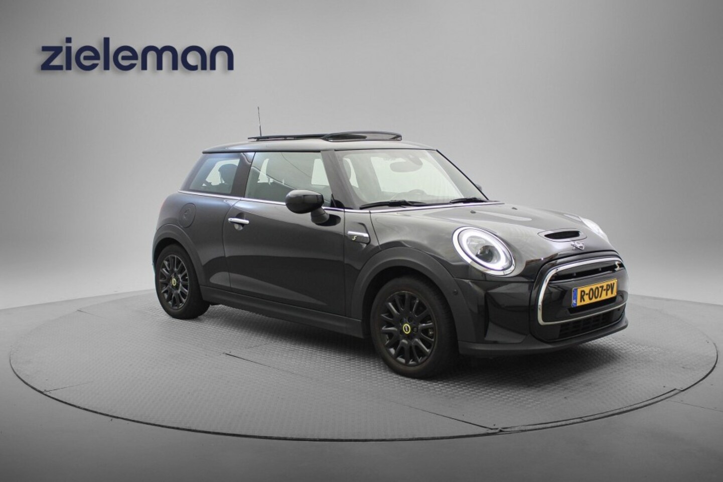 MINI Cooper - Electric Essential 33 kWh - Panorama, Carplay, Camera, Stoelverw. SOH 95% - AutoWereld.nl