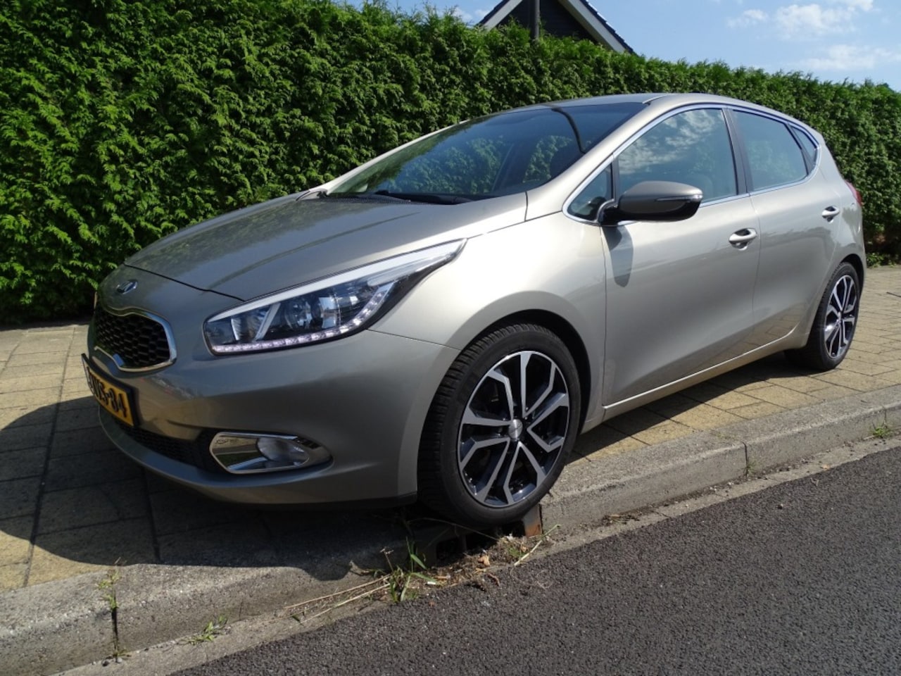Kia Cee'd - 1.6 GDI BUSINESS P-Navi-Stw verw-Cruise-Blth-Media-Pdc-Cam - AutoWereld.nl