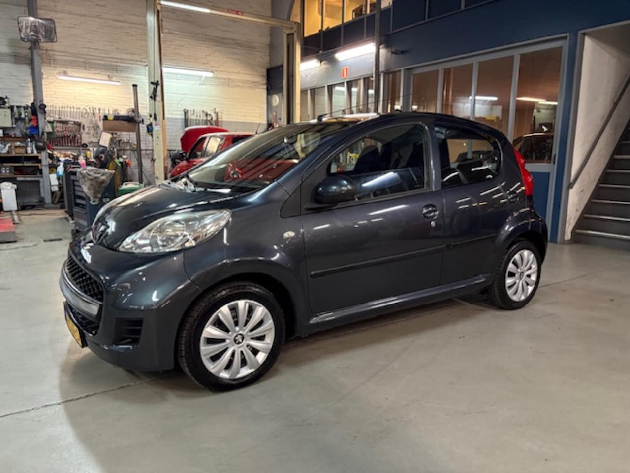 Peugeot 107 - 1.0 12V 68PK 5D XS | Airco | Carkit | Elektr. ramen | Cpv met afstandbediening | NAP | Rij - AutoWereld.nl