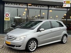 Mercedes-Benz B-klasse - 150 Navi Cruise Airco 17" LM-Velgen Bluetooth Nieuwe APK