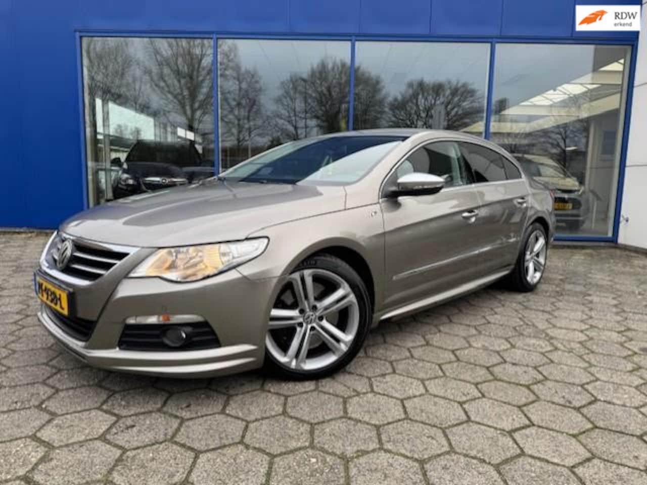 Volkswagen Passat CC - 2.0 TSI 4p. DSG - Leder - Navi - Cruise Ctrl. - AutoWereld.nl