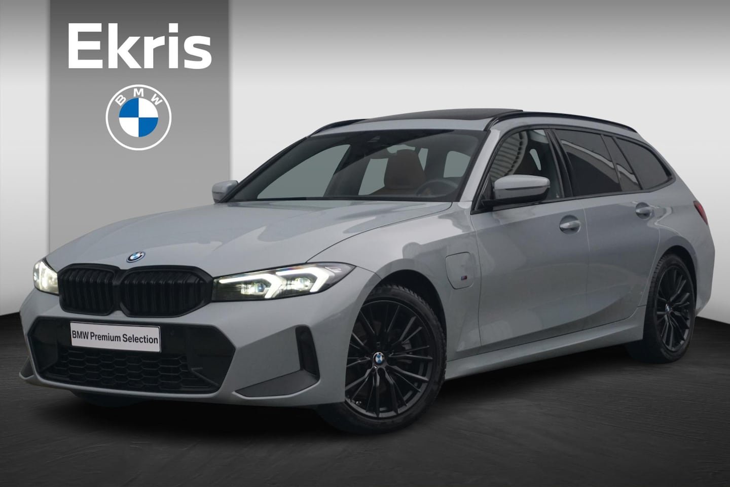 BMW 3-serie Touring - 330e M Sportpakket 19'' / Panoramadak / M Sportstoelen voor / Trekhaak - AutoWereld.nl