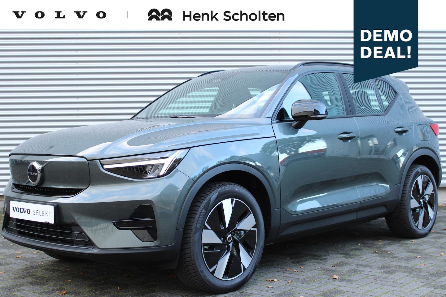 Volvo EX40 - Single Motor Extended Range Plus 82 kWh | Lichtmetalen Velgen 5-Spaaks 19" | Stoffen Bekle - AutoWereld.nl