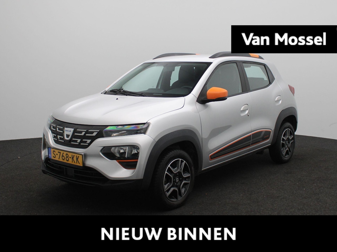 Dacia Spring - Comfort Plus (Orange Pack) 27 kWh | Lage KM | Navigatie | Airco | Parkeersensoren | - AutoWereld.nl