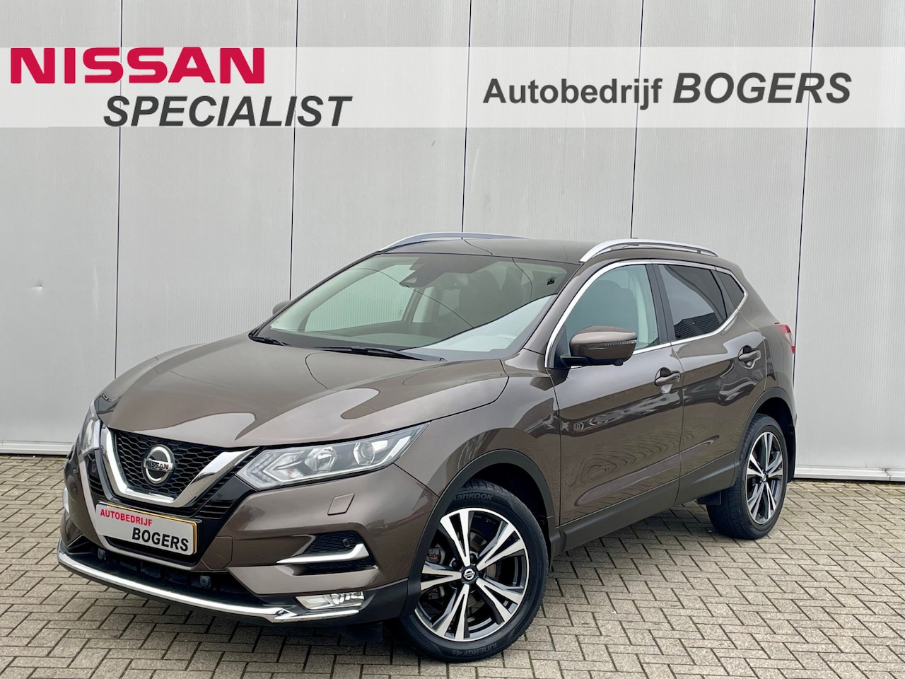 Nissan Qashqai - 1.3 DIG-T N-Connecta Automaat Navigatie, Panoramadak, Climate Control, Cruise Control, 18" - AutoWereld.nl