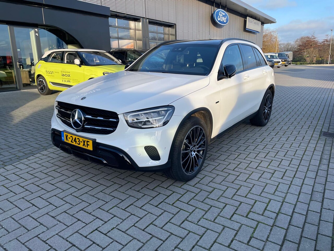 Mercedes-Benz GLC-klasse - 300e 4-Matic Business Solution AMG l Trekhaak l Luchtvering l Panoramadak l Burmester Surr - AutoWereld.nl