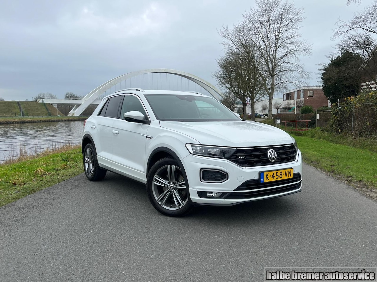 Volkswagen T-Roc - 1.5 TSI 2x R-line|ACC|Stoelverw|LED|Carplay - AutoWereld.nl