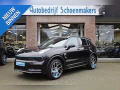 Lynk & Co 01 - 1.5 261PK MY23 ZWARTE-HEMEL ROLHOES MY23 360-CAMERA PANO/SCHUIF INFINITY DAB NAVI CARPLAY