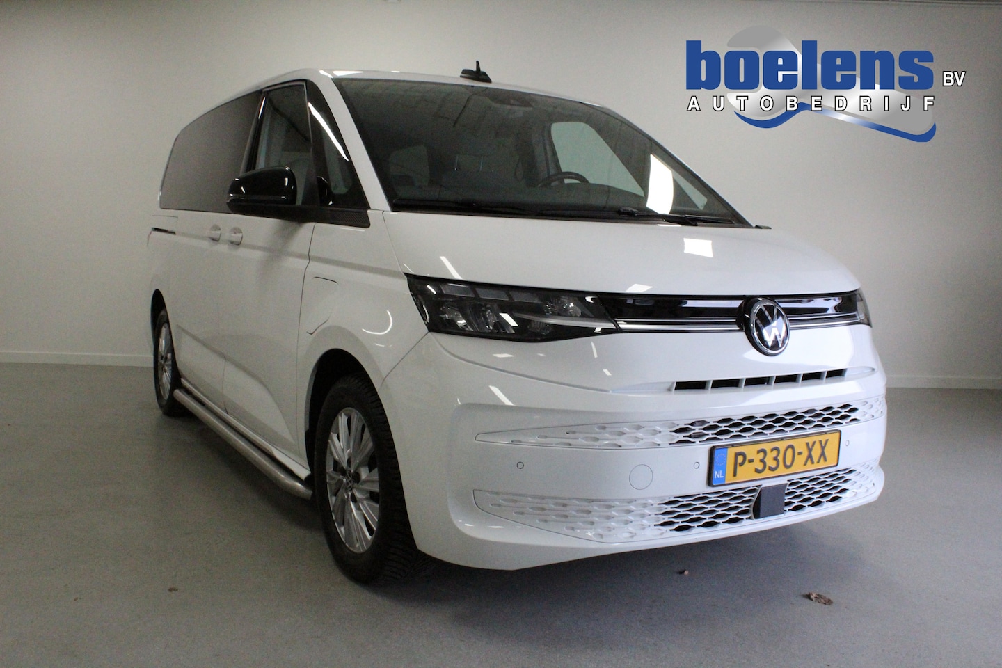 Volkswagen Multivan - 1.4 eHybrid L2H1 Life 7P | 2X SCHUIFDEUR | CARPLAY | 17'LMV | CAMERA | PDC-V/A | LED | NAV - AutoWereld.nl