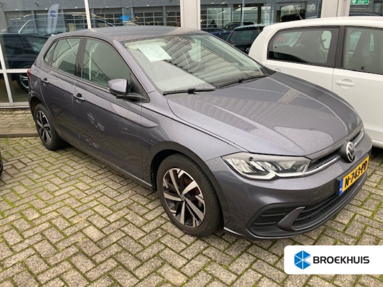 Volkswagen Polo - 1.0 TSI Life 96pk | Navigatie via app connect | Parkeersensoren v+a | Led koplampen | Adap - AutoWereld.nl