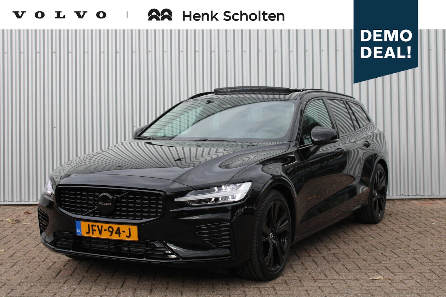 Volvo V60 - T6 Plug-in hybrid AWD Plus | Panorama dak | Semi elektrisch bedienbare trekhaak | Premium - AutoWereld.nl