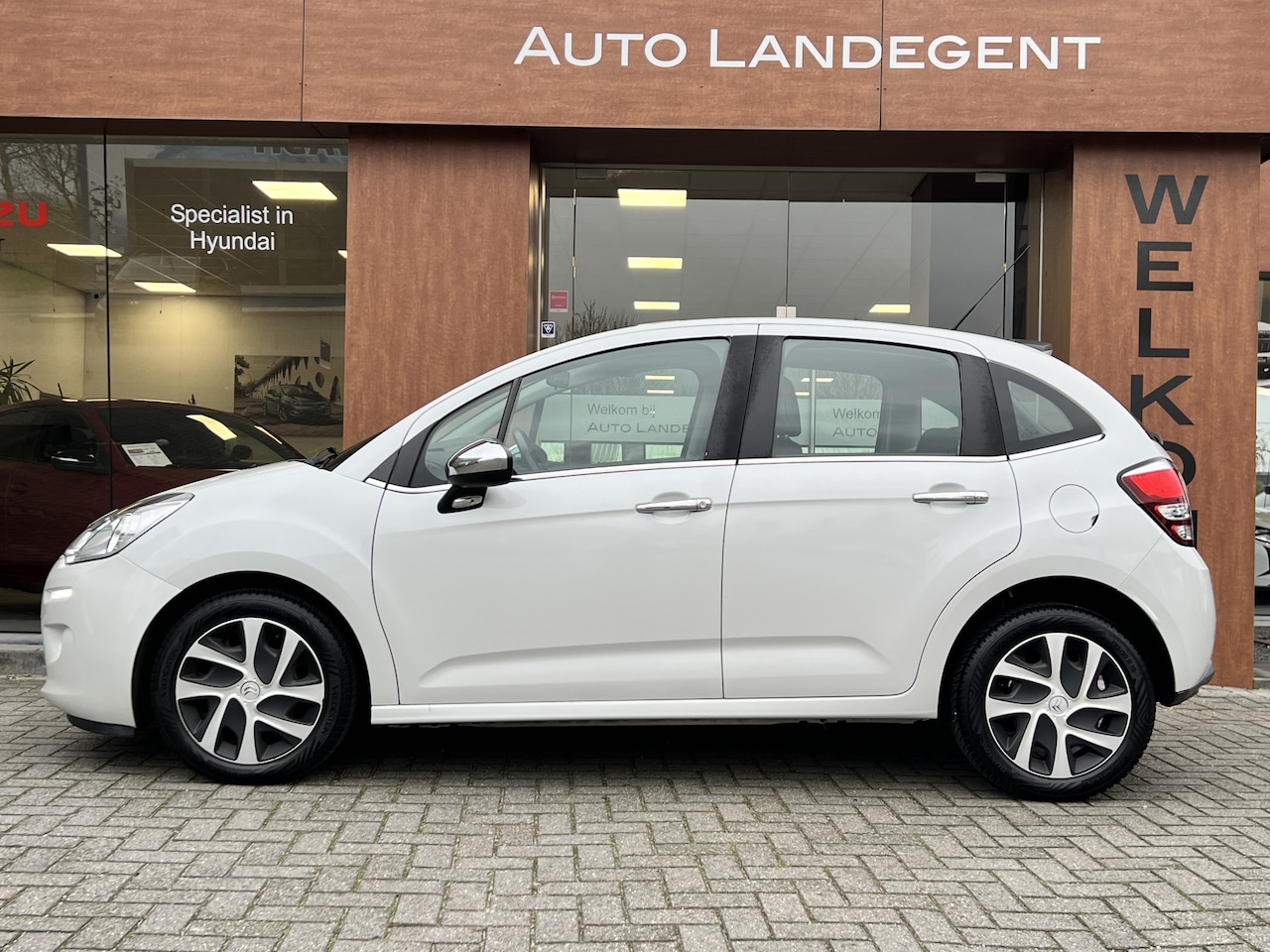Citroën C3 - 1.2 PureTech Collection | Radio | Cruise control | Panorama | Climate control - AutoWereld.nl