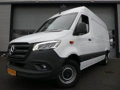 Mercedes-Benz Sprinter - 317cdi 170pk L2H2 Airco, camera, Navi, Mbux 10, LED, Xenon, 3-Zits