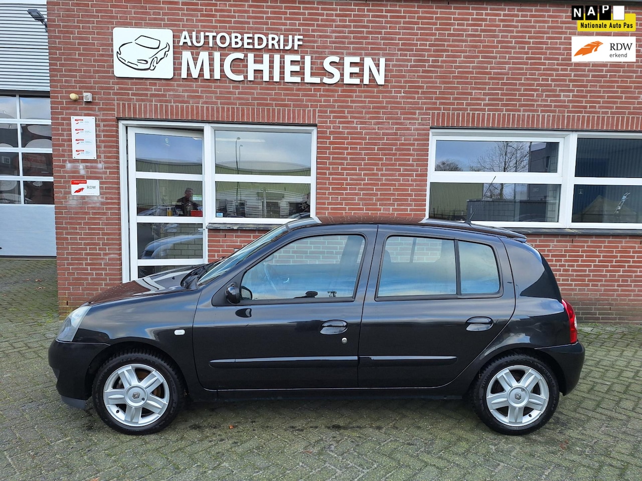Renault Clio - 1.2-16V Campus. Nieuwe koppeling - AutoWereld.nl