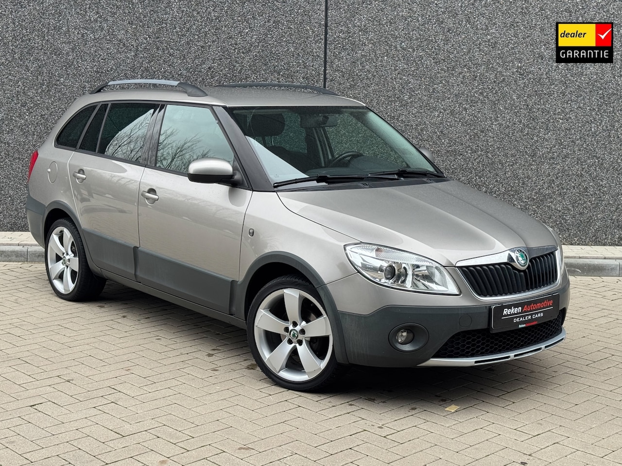 Skoda Fabia - 1.2 TSI Scout Cruise Ctrl Stoelverwarming Airco - AutoWereld.nl