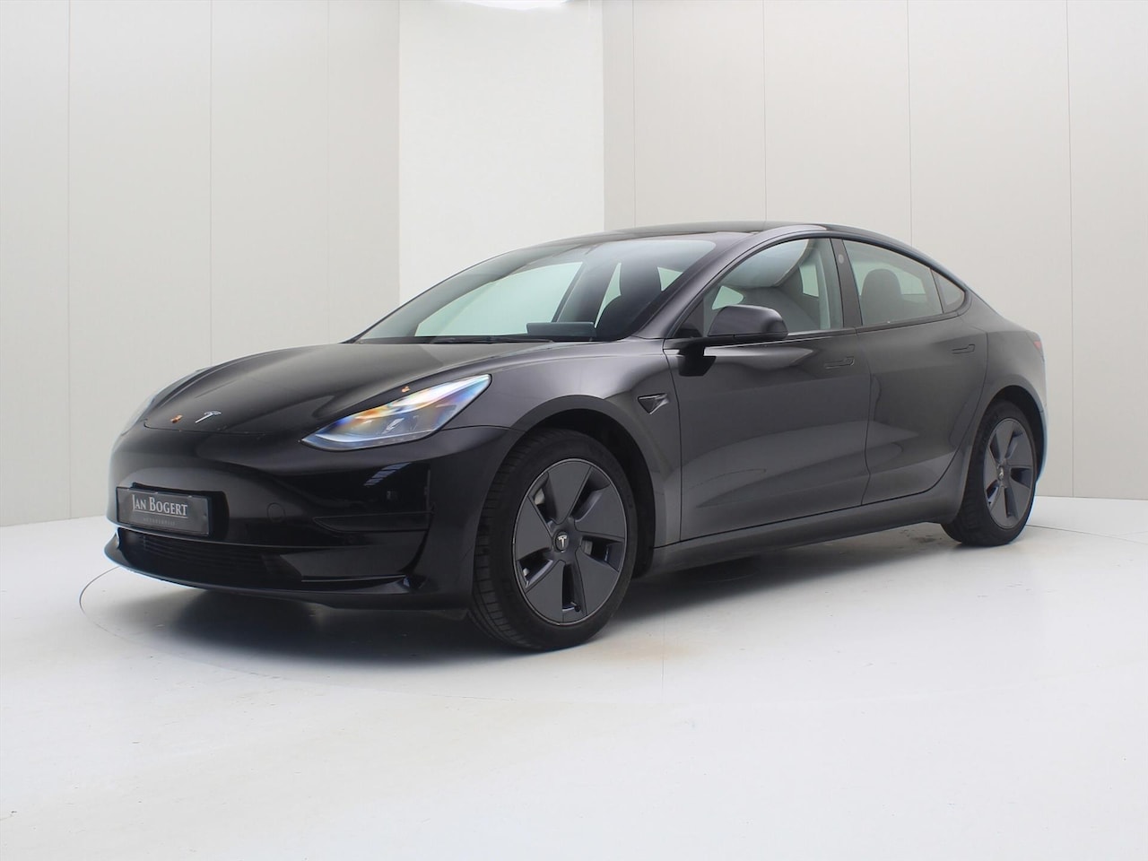 Tesla Model 3 - Standard RWD Plus FACELIFT [ LFP ACCU+WARMTEPOMP+AUTOPILOT+MATRIX LED+60 kWh+PREMIUM AUDIO - AutoWereld.nl