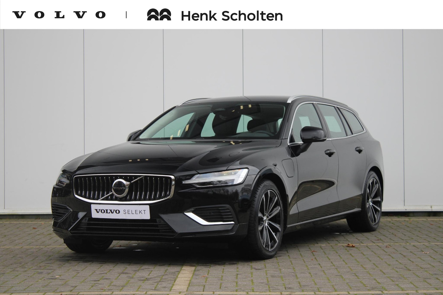Volvo V60 - T6 Plug-in hybrid AWD Essential Bright | Verwarmde Voorstoelen, Stuurwiel en Achterbank | - AutoWereld.nl