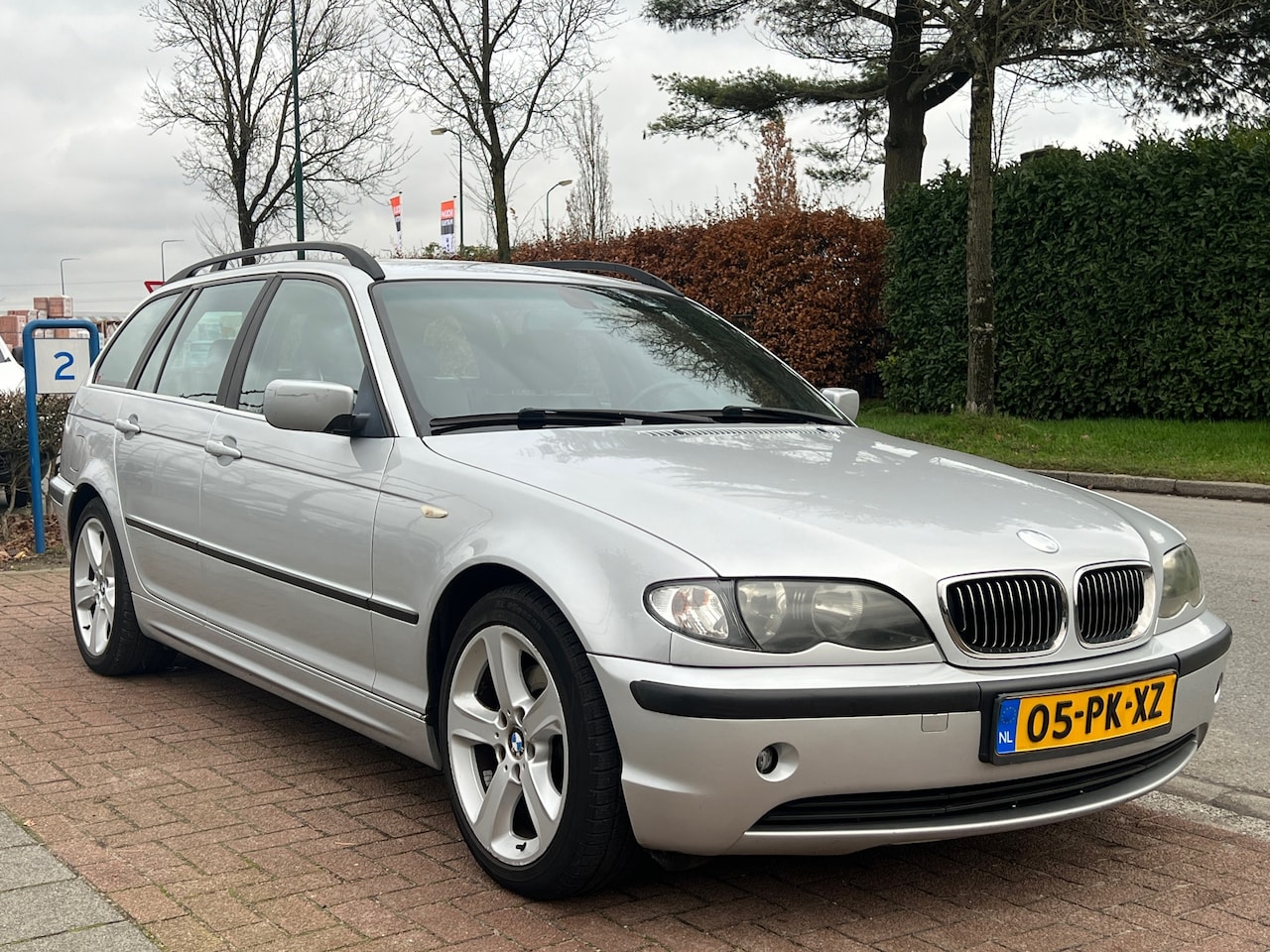 BMW 3-serie Touring - 320i Special Edition 6 CYL *AUTOMAAT| TREKHAAK - AutoWereld.nl