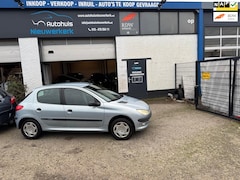 Peugeot 206 - 1.6-16V Gentry/ Automaat/ met Airco, NAP en een ruime APK