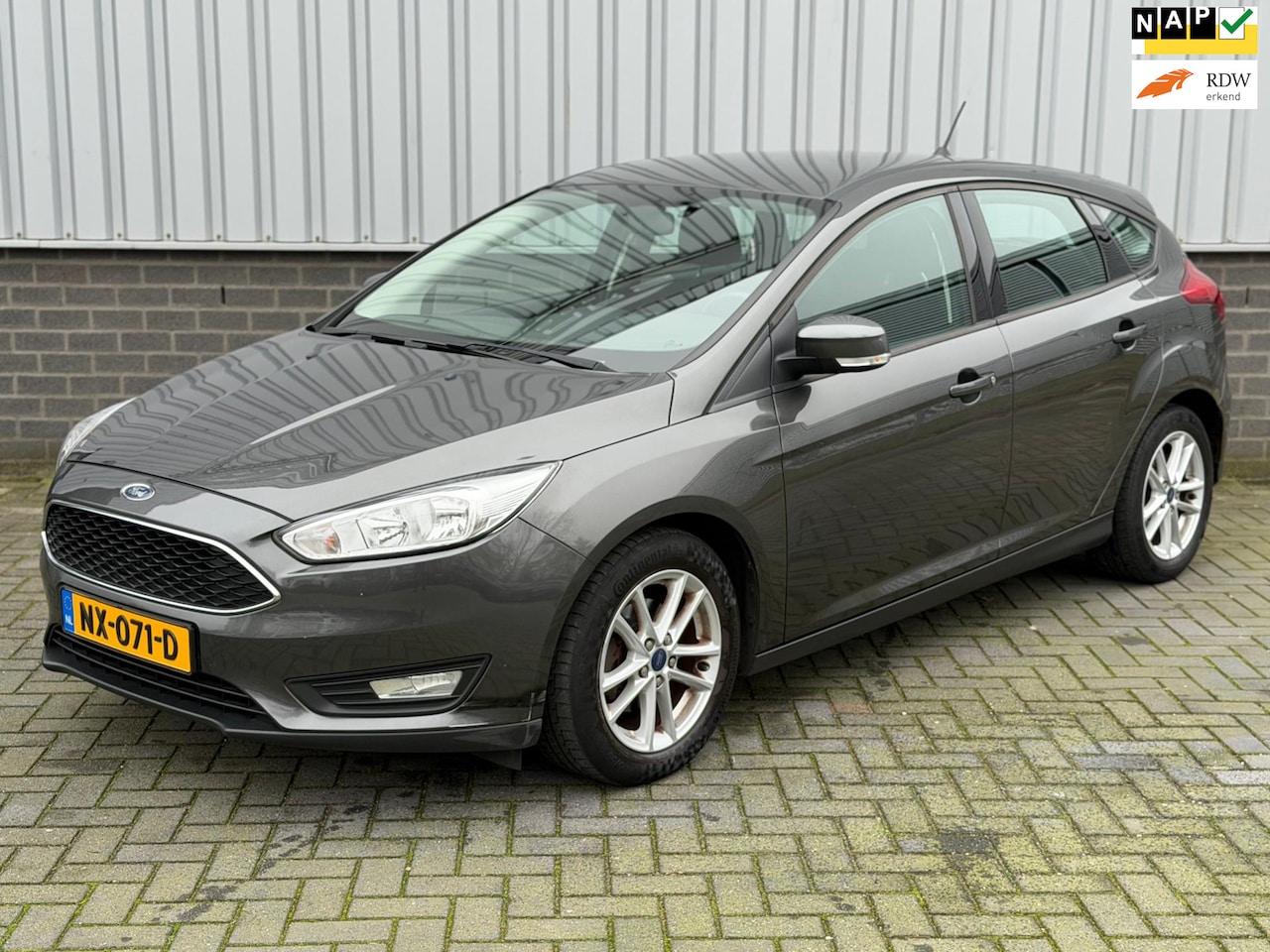 Ford Focus - 1.0 Lease Edition |Navi|CruiseCtrl|Carplay|Airco|Trekhaak| - AutoWereld.nl