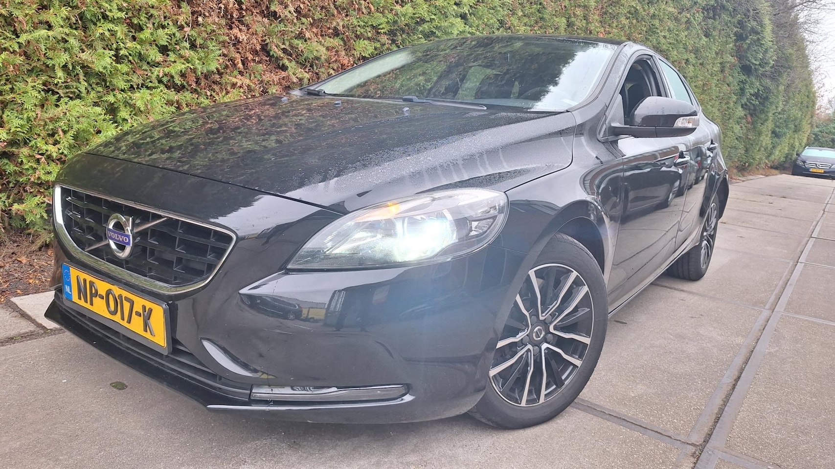 Volvo V40 - 2.0 D2 R-Design 2.0 D2 R-Design - AutoWereld.nl