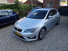 SEAT Leon - 1.4 EcoTSI FR Connect 150 PK Navigatie, Achteruitrijcamera, Climate controle, Parkeersenso