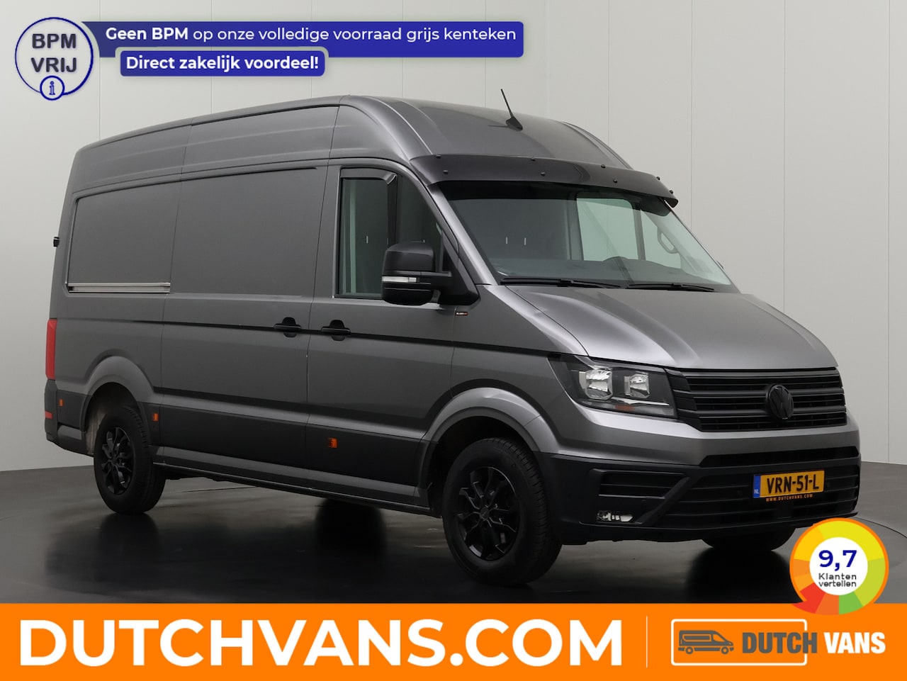 Volkswagen Crafter - 2.0TDI 140PK L3H3 Highline | Camera | Leder | Airco | Cruise | 3-Persoons | Betimmering - AutoWereld.nl