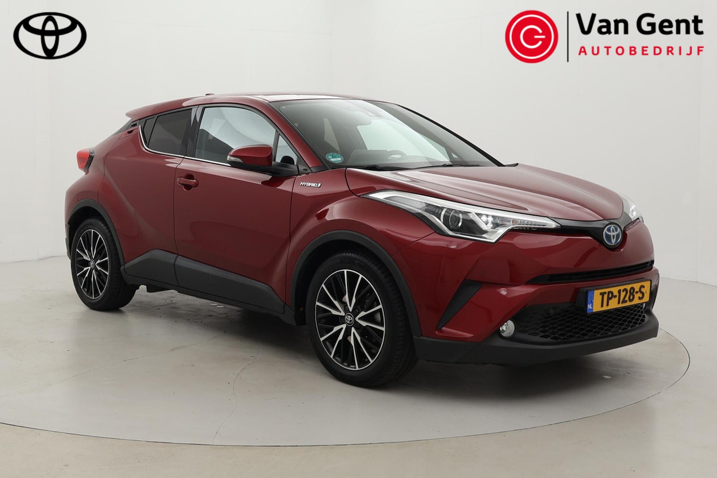 Toyota C-HR - 1.8 Hybrid Style | Trekhaak | Navigatie | Dodehoek detectie | Stoelverwarming | Parkeersen - AutoWereld.nl