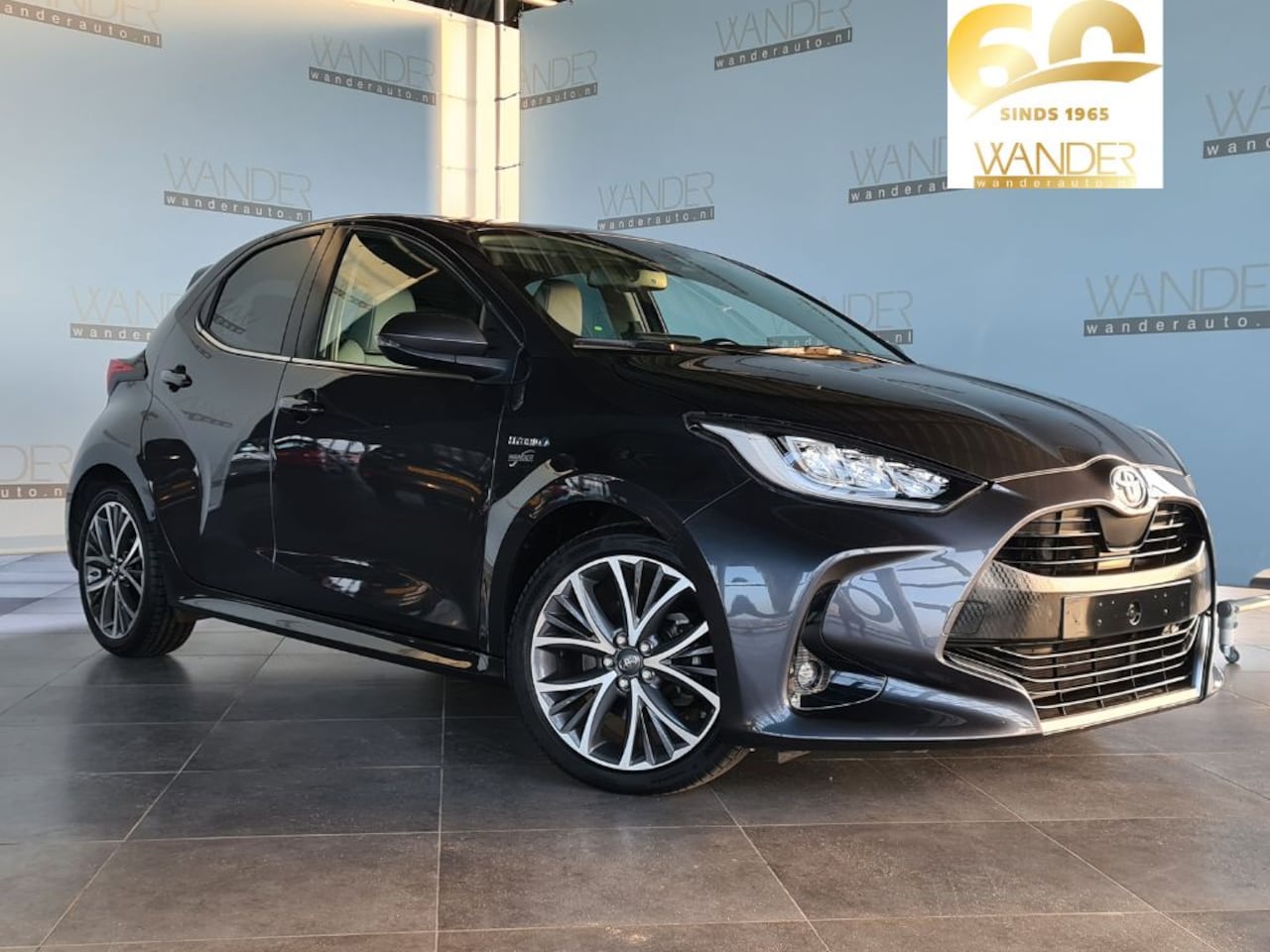 Toyota Yaris - 1.5 Hybrid Executive /Leder/Stoelverwarming/Apple Carplay/Android Auto/ - AutoWereld.nl