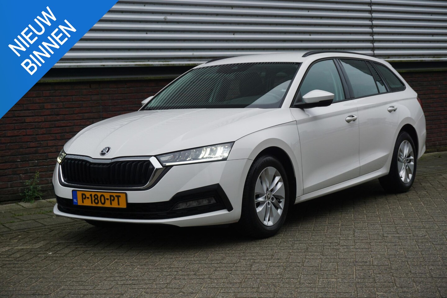 Skoda Octavia Combi - 1.0 TSI 110PK/Digi-Dashboard/Trekhaak/ Dealeronderhouden. - AutoWereld.nl