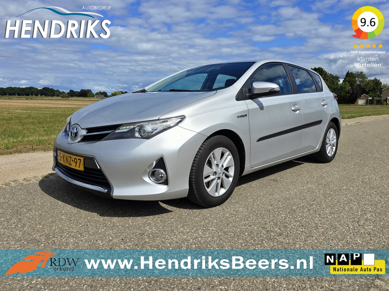 Toyota Auris - 1.8 Hybrid Aspiration - 100 Pk - Euro 5 - Navi - ParkeerCamera - AutoWereld.nl