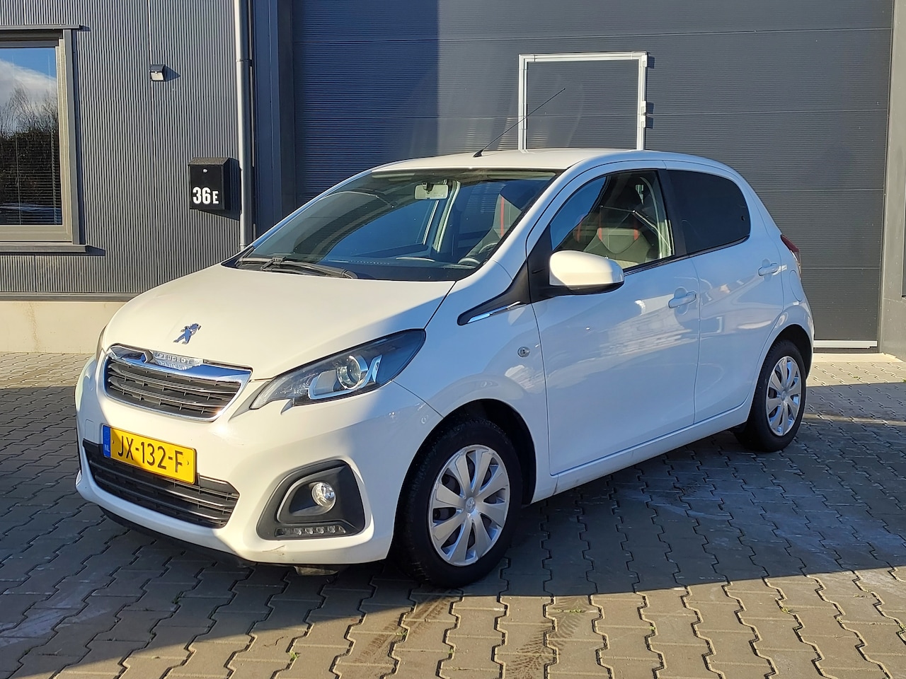 Peugeot 108 - 1.0 e-VTi Active Echt een leuke auto !! - AutoWereld.nl