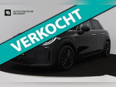 MINI Cooper - 1.5 Automaat (HEAD-UP, GROOT-NAVIGATIE, STOELVERWARMING, CARPLAY, SPORTSTOELEN, LED, PDC)