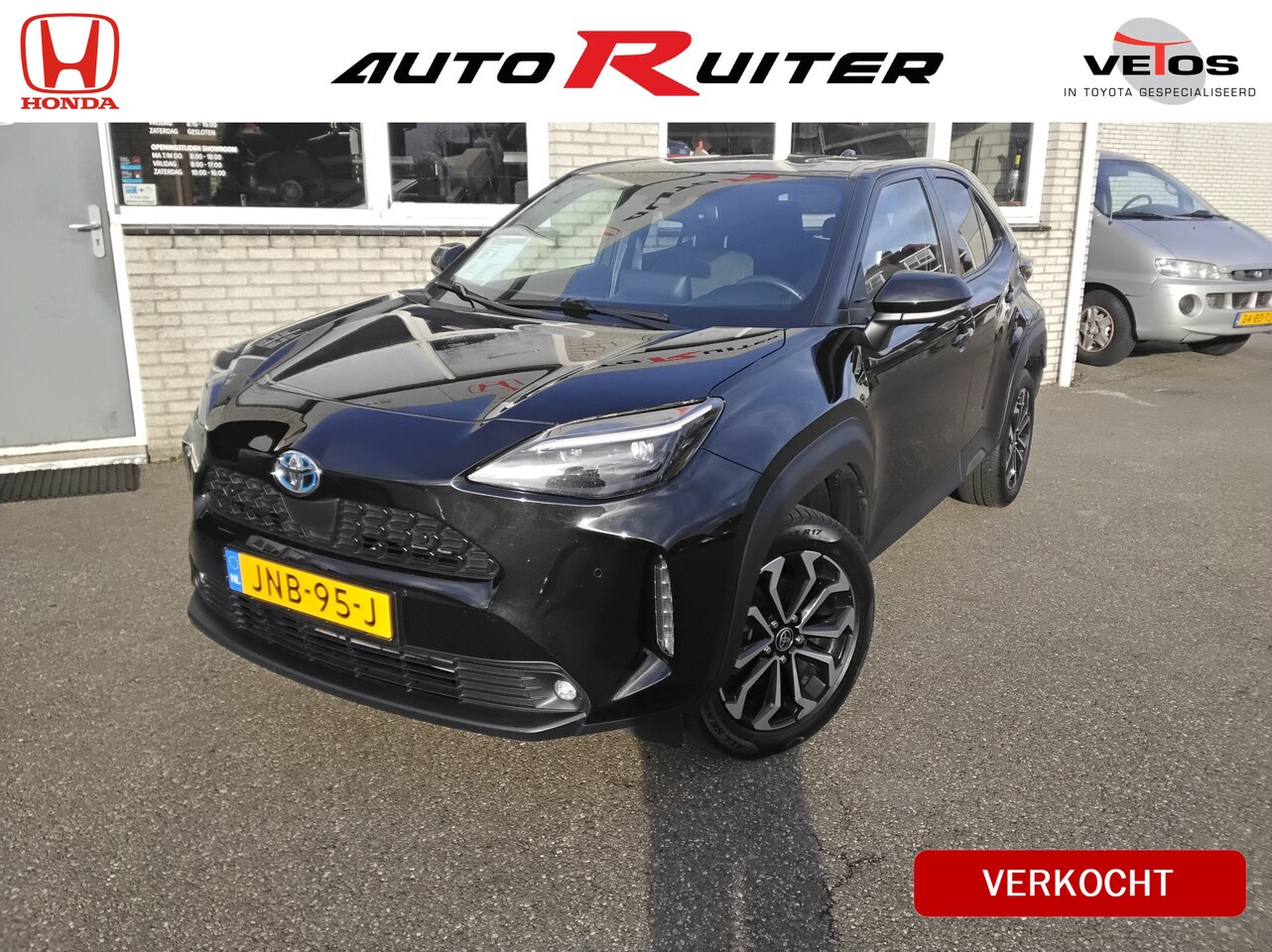 Toyota Yaris Cross - 1.5 Hybrid Dynamic *all weather banden*blindspot*achteruitrij camera*parkeersensoren - AutoWereld.nl