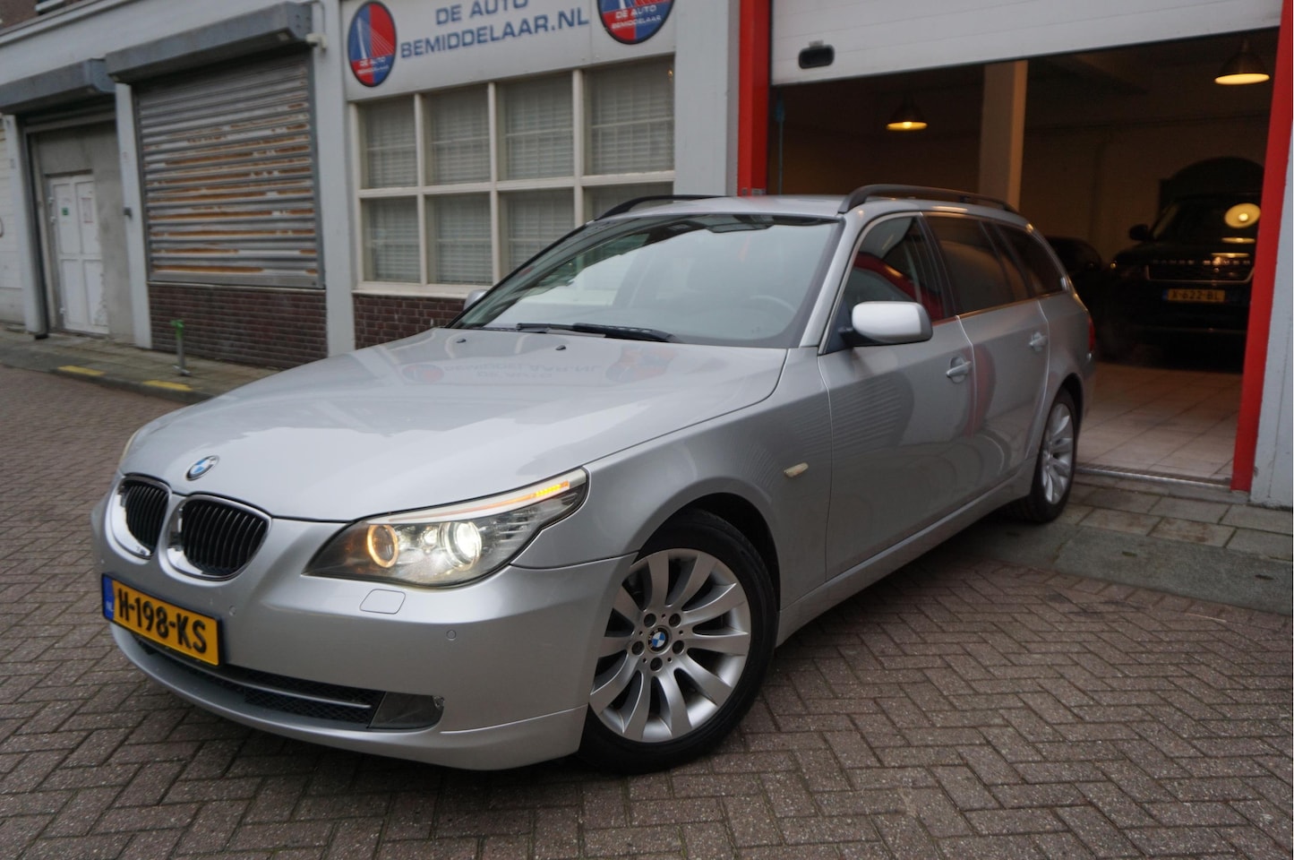BMW 5-serie Touring - 525i 3.0 High Executive Aut6 | BTW | Prachtige Yougtimer | Uitmuntend onderhouden | Trekha - AutoWereld.nl