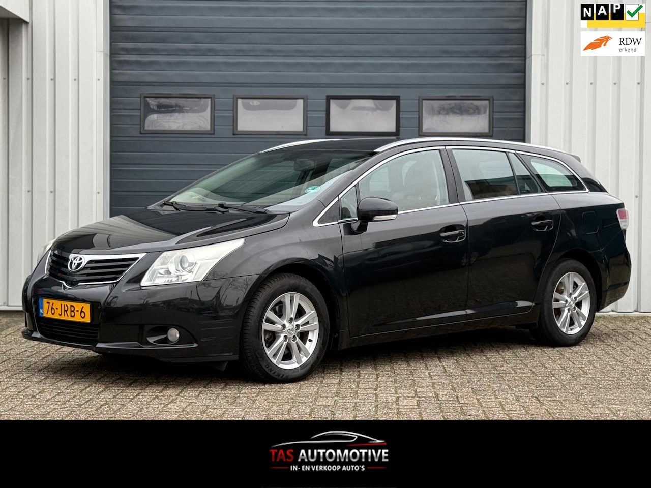 Toyota Avensis Wagon - 1.8 VVTi Dynamic LEER / NAVI / CRUISE - AutoWereld.nl