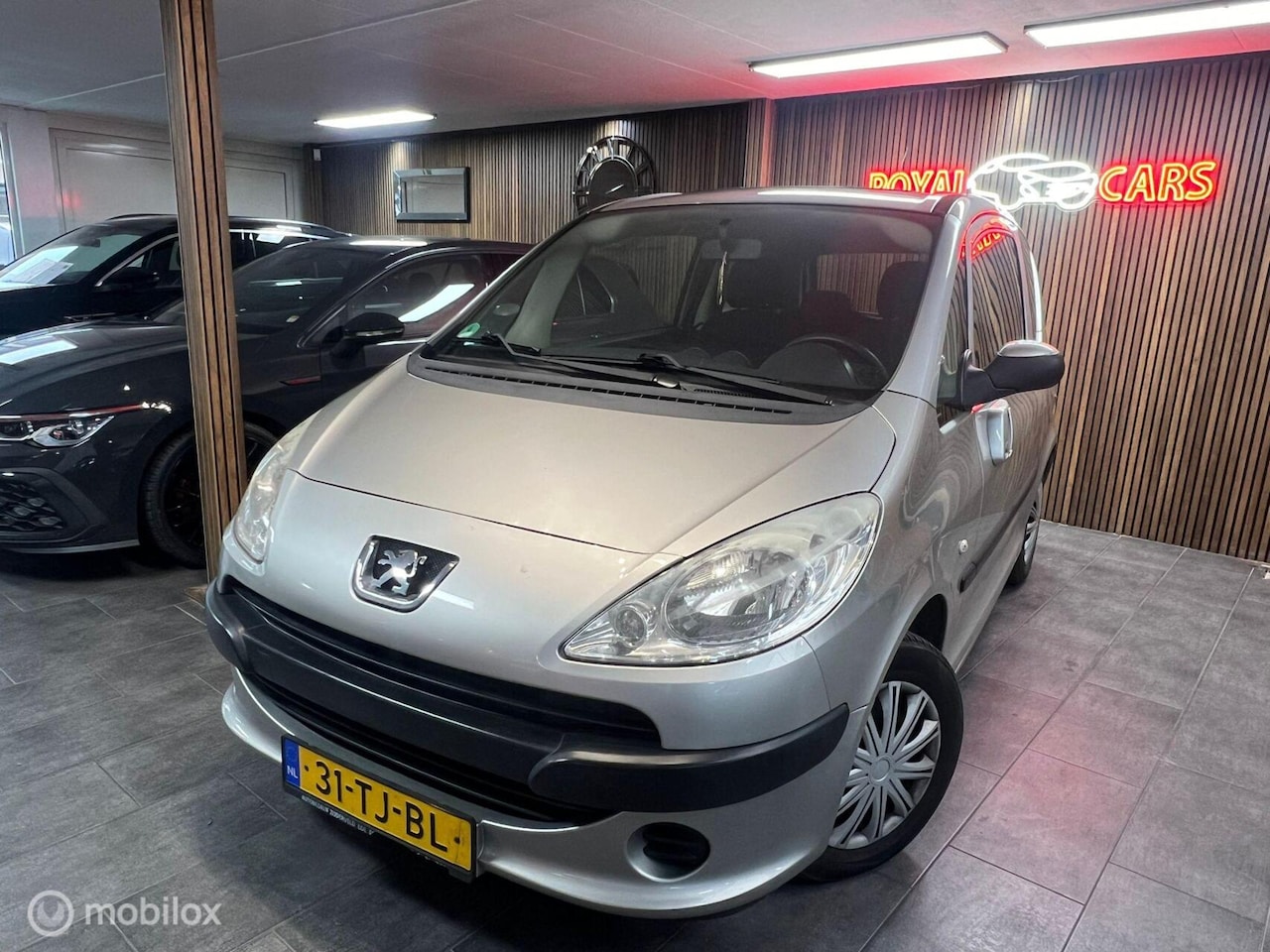Peugeot 1007 - 1.4 Urban/ Nette auto /Schuifdak/ Top Onderhouden - AutoWereld.nl