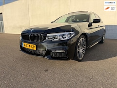 BMW 5-serie Touring - 530i High Executive LED PANO ACC CARPLAY CAMERA LANE ASSIST HUD LEDER